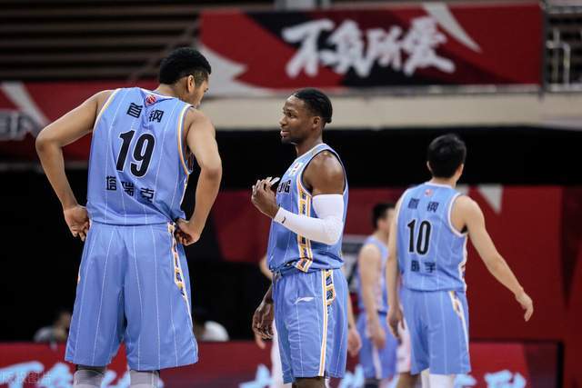 关于湖北男篮惊险击败对手，两连胜在望的信息